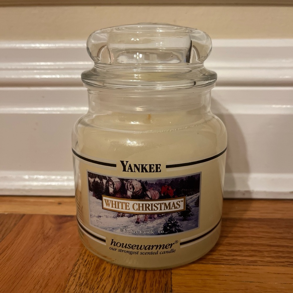 Yankee Candle White Christmas Housewarmer Scented Black Band 14.5 Oz Unused